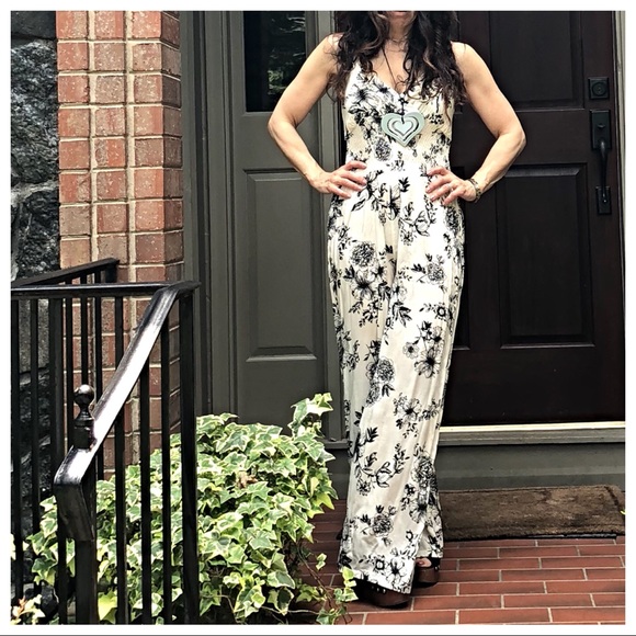 ✨LAST ONE ✨PARIS wide leg tank jumpsuit - Picture 5 of 8